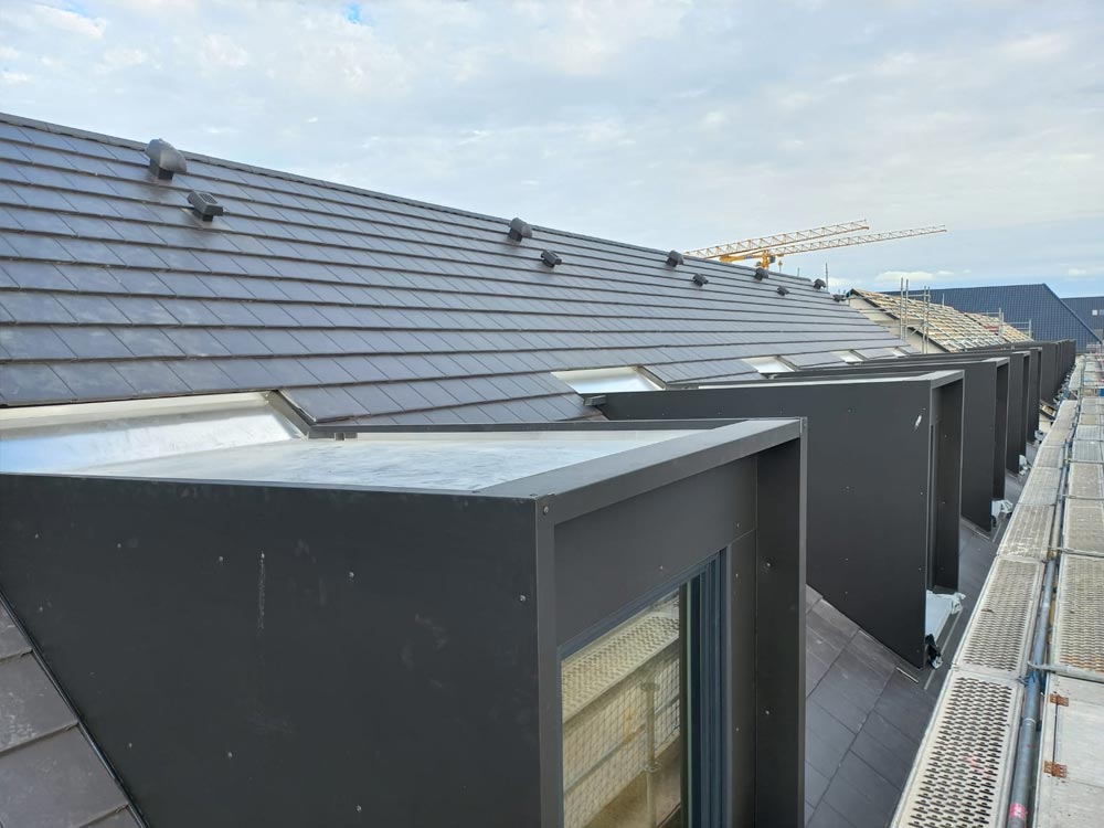 Geneigtes Dach Braas Tegalit