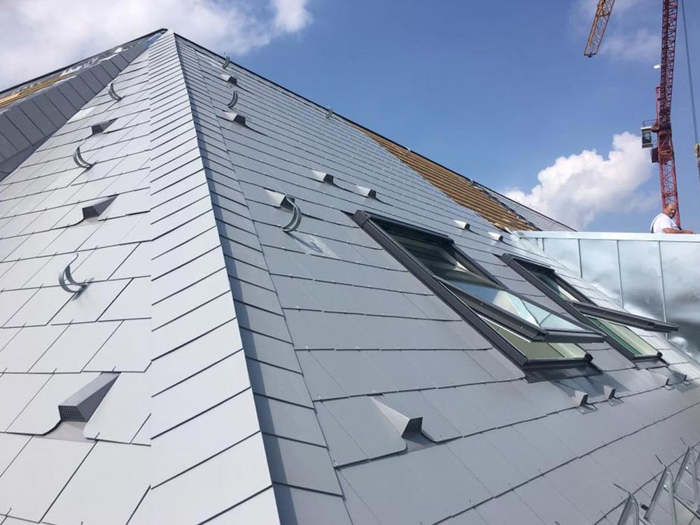 Geneigtes Dach, Eternit Schablonen in Doppeldeckung