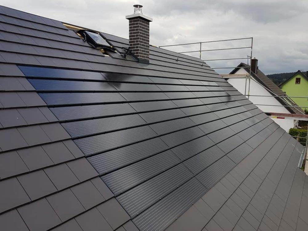 Geneigtes Dach, Braas Tegalit und Braas PV-Premium 